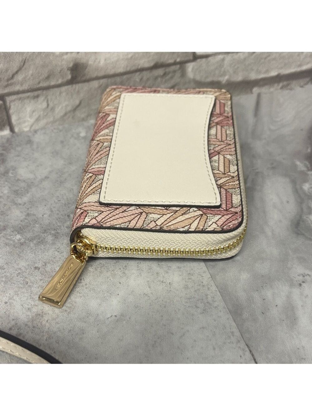 Michael Kors Camera Crossbody Bag & Matching Wallet Smoky Rose Pink Cream - Picture 9 of 11
